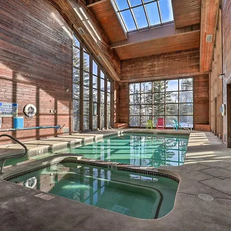 Ski-Inandski-Out Brian Head Condo With Pool Access!